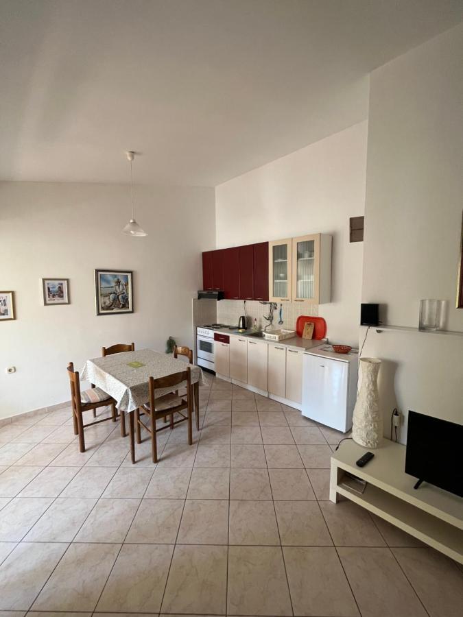Apartments And Rooms Markovski Palit Exterior photo